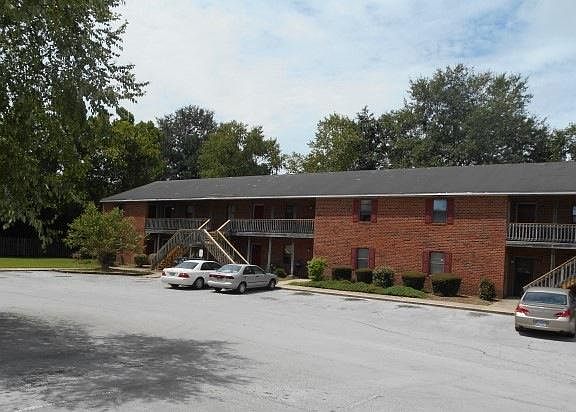 3rd image of 113 Larkin Ln APT 5
