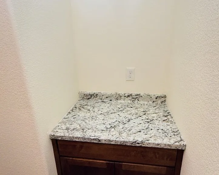 4115 Franklin St — Photo 1