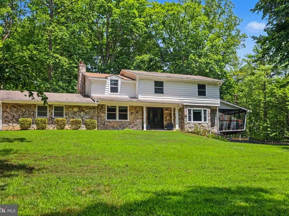 13437 Carriage Hill Dr, Manassas, VA 20112