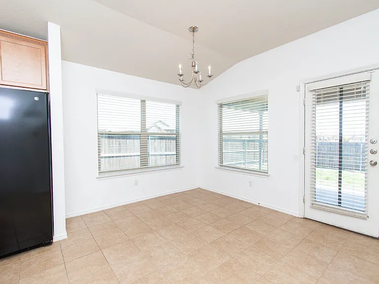6300 Clear Brook Dr — Photo 6
