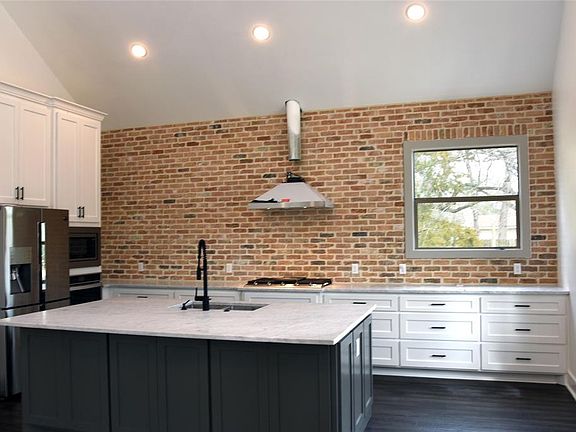4th image of 3050 W Pin Oak Ln