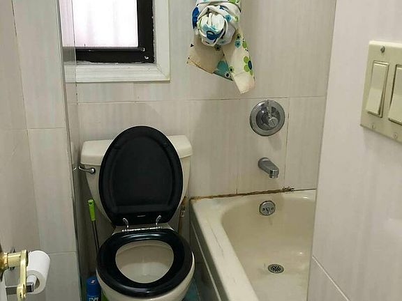 2nd image of 83 Chrystie St APT 4E