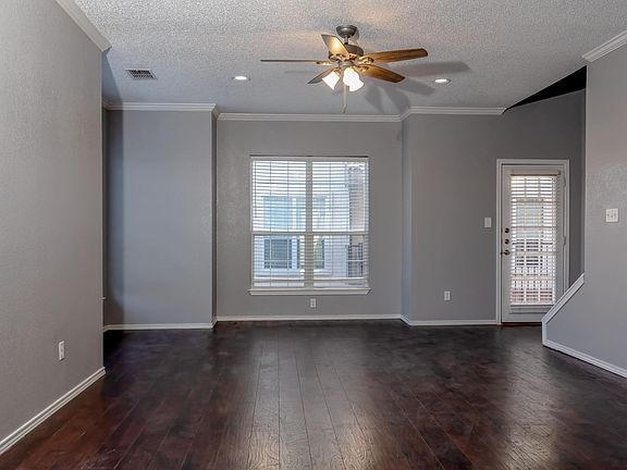5th image of 2111 Main St
