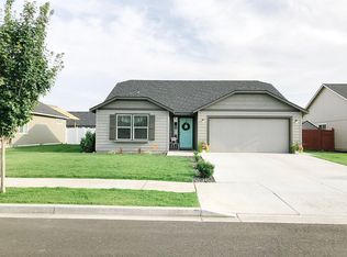 1335 E Egeland Dr, Moses Lake, WA 98837