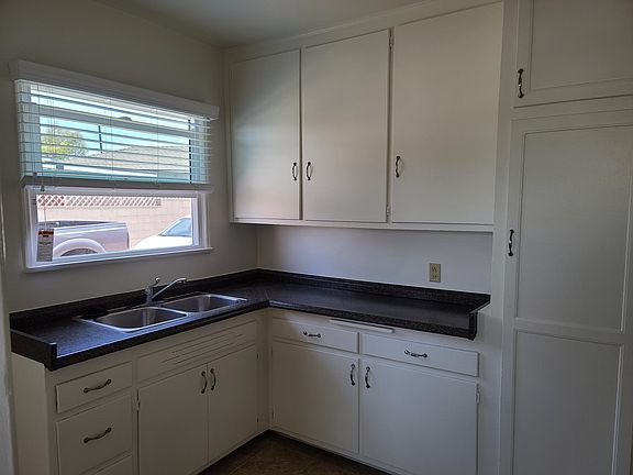 5th image of 723 Pine Dr