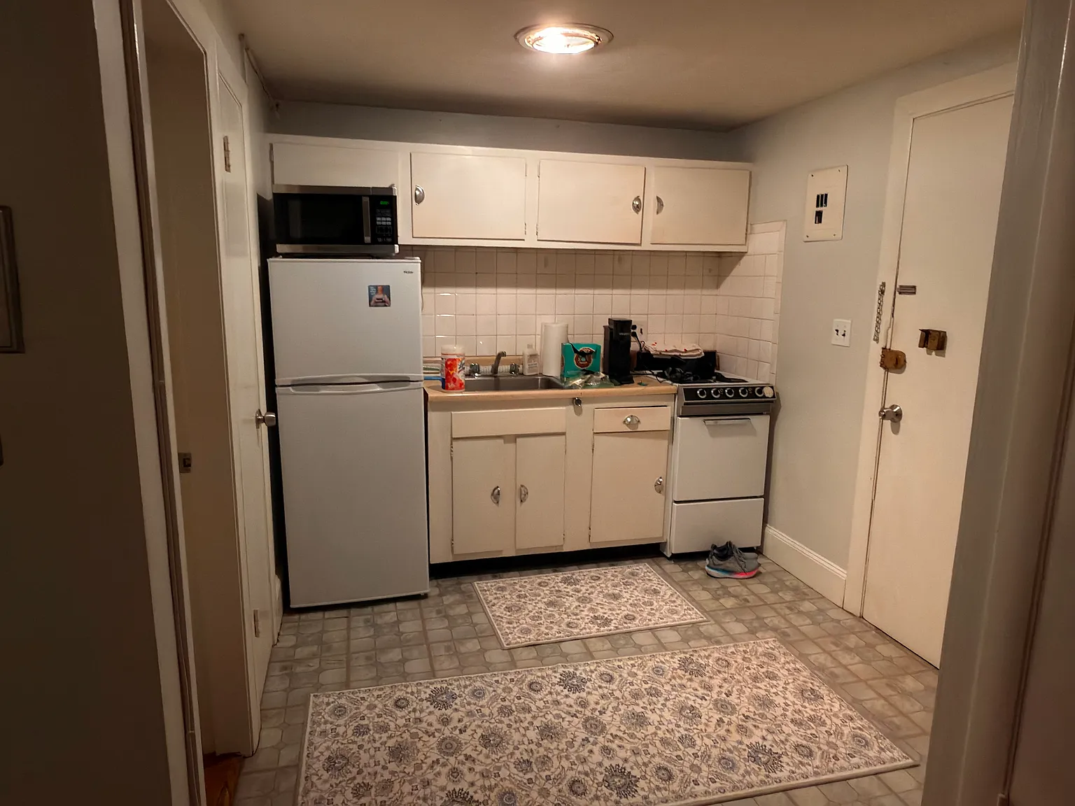 Studio, 450 sqft, $1,900 — Photo 4