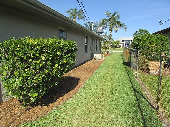 5th image of 558 SE Euclid Ln