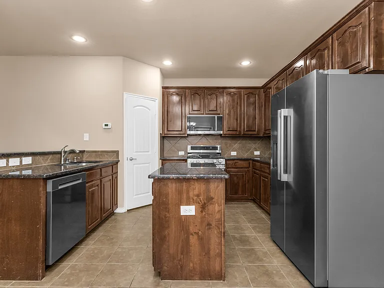 4924 Stray Creek Ln — Photo 11