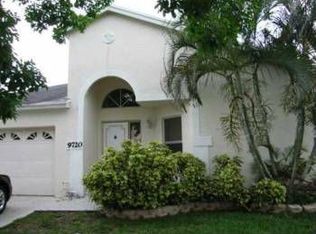 9720 Glacier Dr, Miramar, FL 33025
