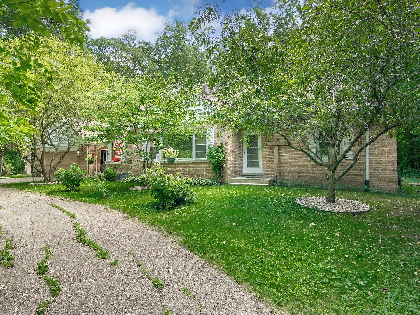 5415 W Pauling Rd photo 1