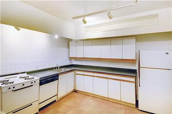 Sold by Barak Realty | media 21