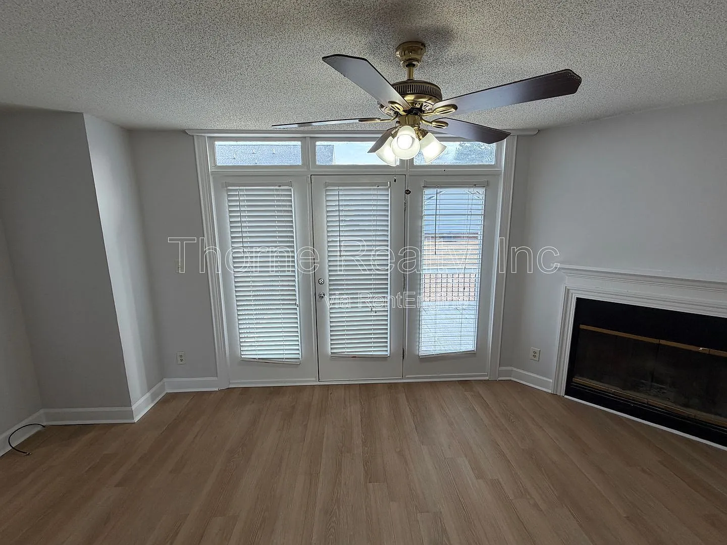 3 bed, 2.0 bath, 1329 sqft, $1,350 — Photo 4