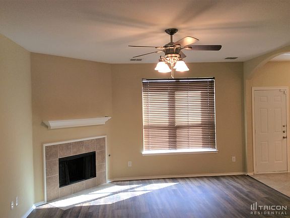 3rd image of 2705 Lynx Ln