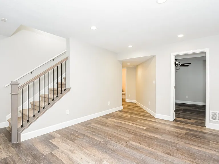 1832 Morningview Ln — Photo 11