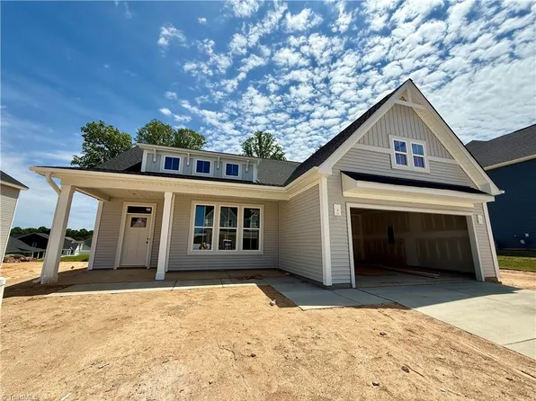 427 Yarrow Dr, Lexington, NC 27295