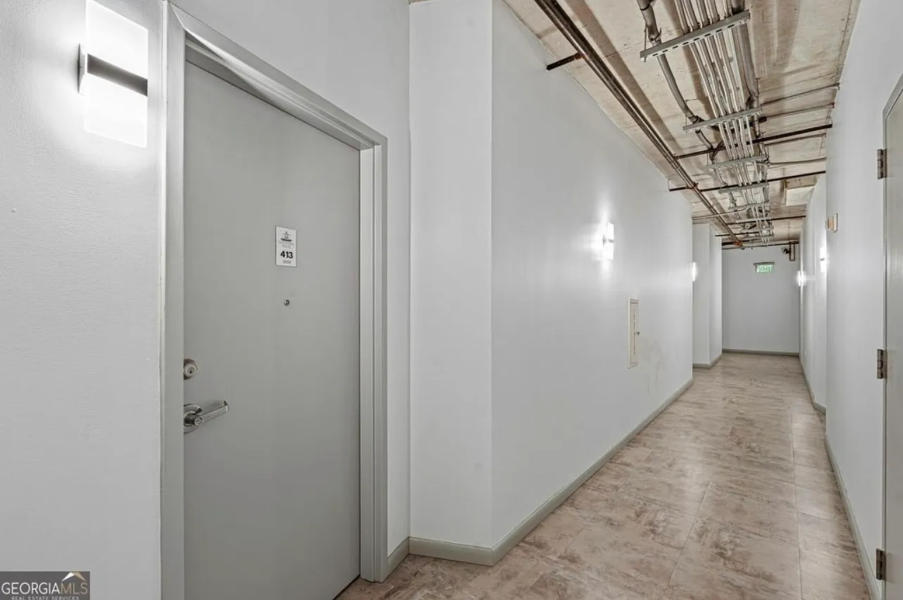 115 W Peachtree Pl NW — Photo 2