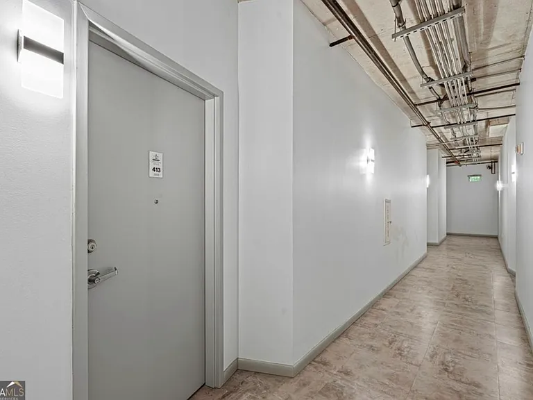 115 W Peachtree Pl NW #413 — Photo 2