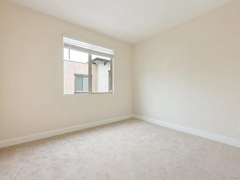 2115 Solara Ln — Photo 21