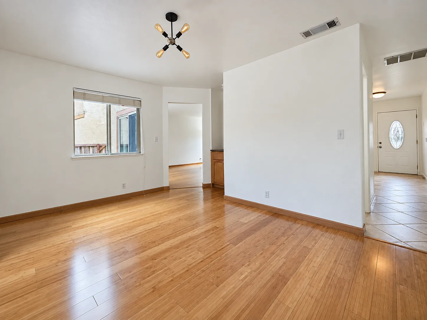 3 bed, 2.5 bath, 2168 sqft, $4,200 — Photo 4