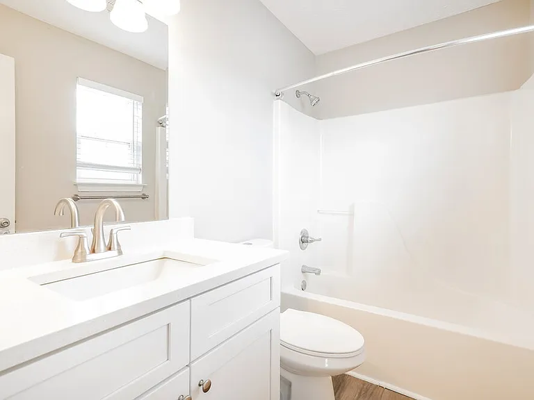 4006 Deer Run Trce — Photo 11