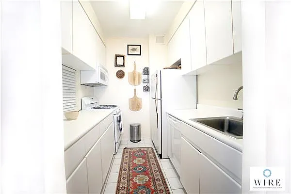Sold by WIRE International Realty | media 4