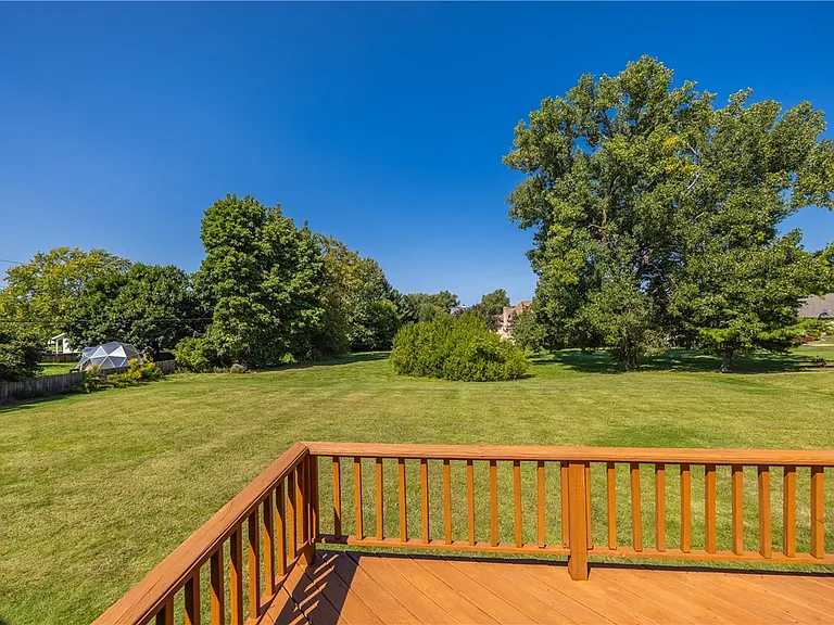 460 Stone Rd — Photo 37