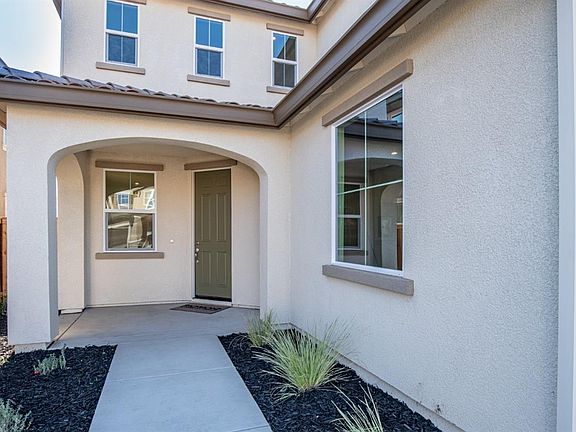 4th image of 2644 Wisteria Drive