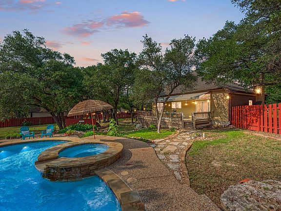 2nd image of 133 Ridgewood Cv