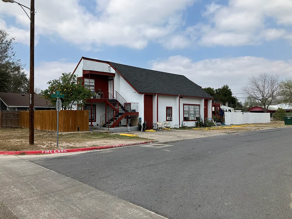 200 W 4th St #1