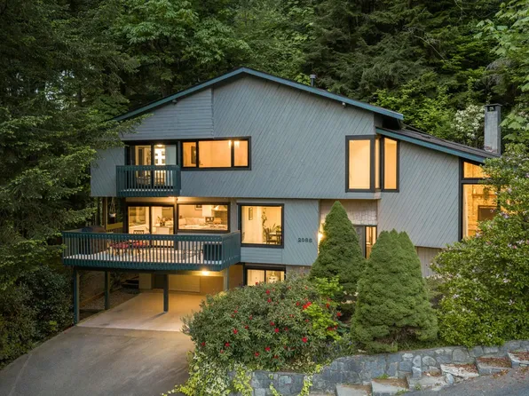 2086 Rivergrove Pl, North Vancouver, BC V7H 2L4