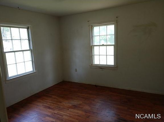 4th image of 209 Piney Point Dr NW