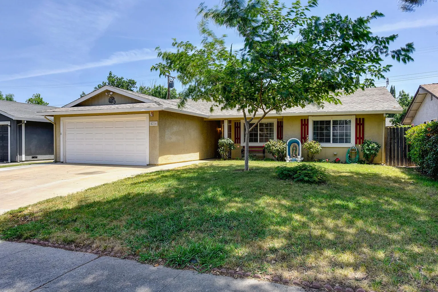 8216 Baymore Way photo 1
