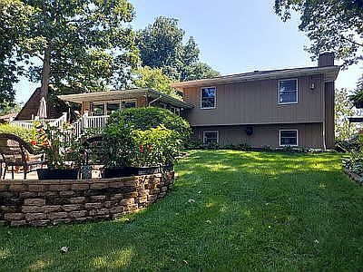 4th image of 1674 Sunnyslope Dr