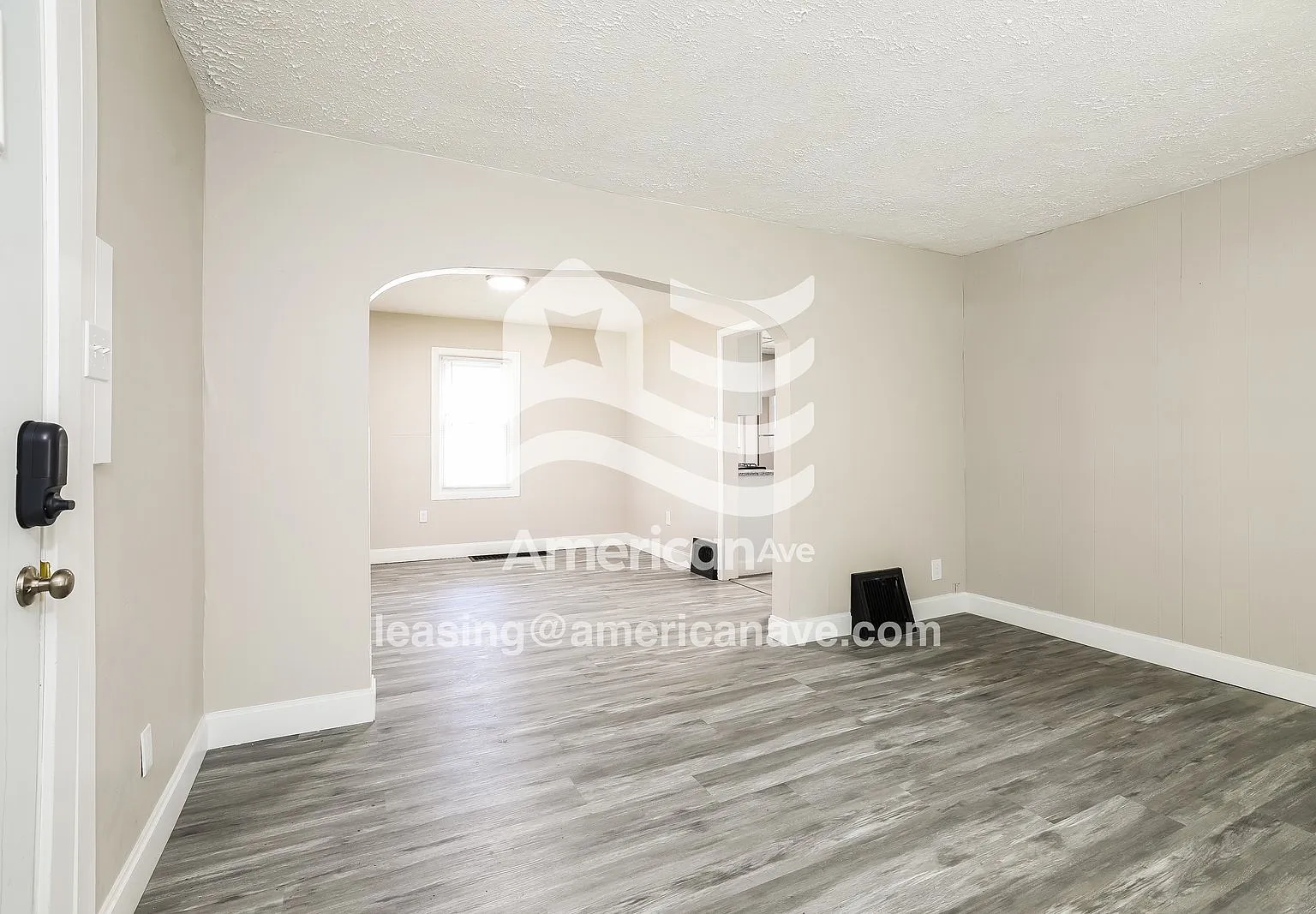 2 bed, 1.0 bath, 888 sqft, $1,047 — Photo 3