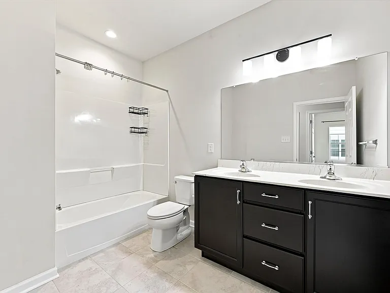 160 Shilling Ave — Photo 17