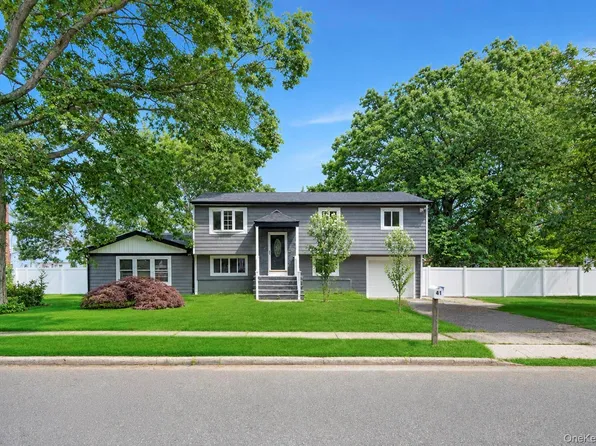 41 Madison Avenue, Amityville, NY 11701