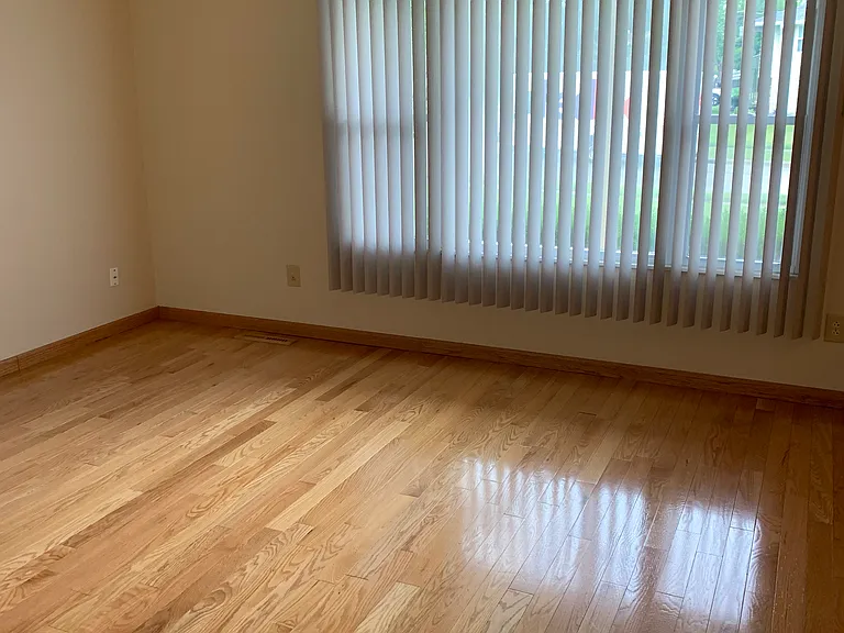 377 Heil Dr — Photo 3