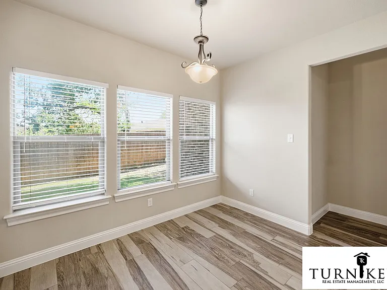 8009 Bangor Dr — Photo 14