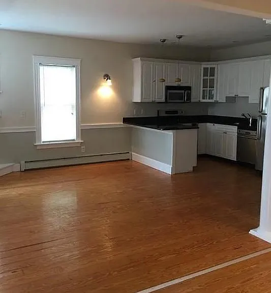 616 E 3rd St #2 — Photo 2