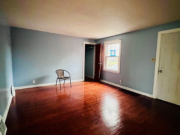 4th image of 200 Cleveland Dr #1