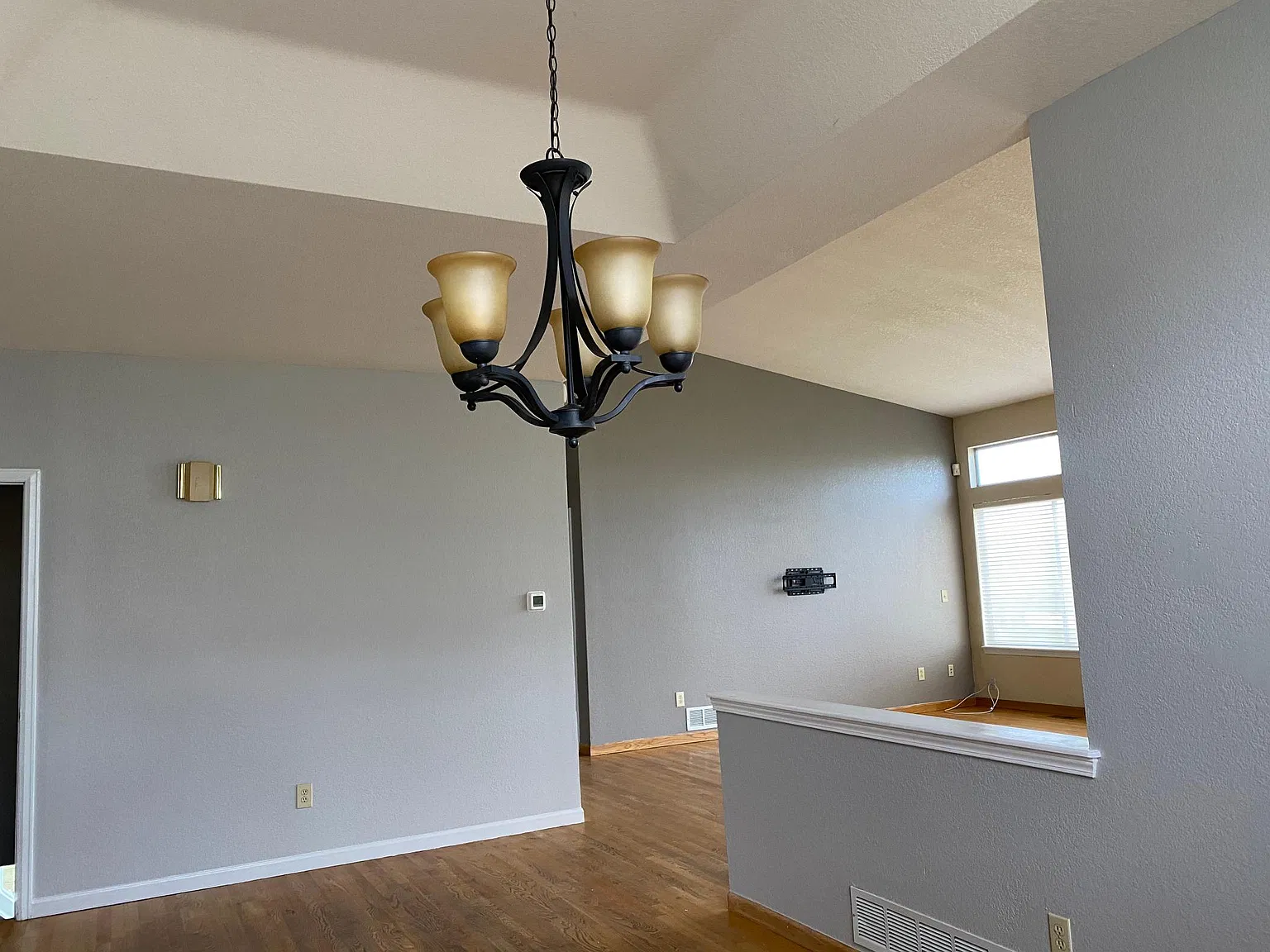 1335 Iris Circle — Photo 4