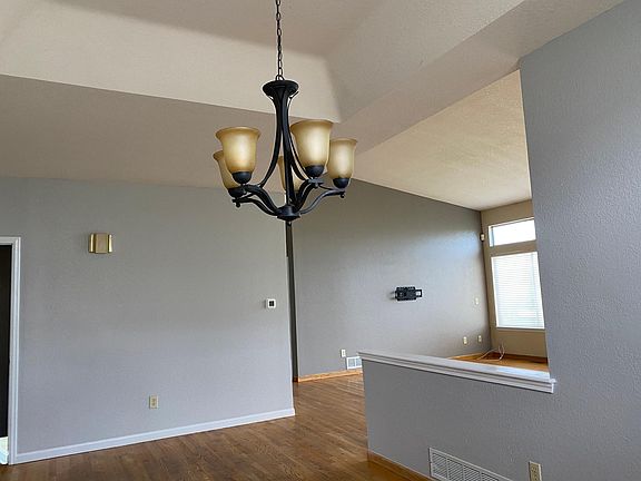 from dinning room looking into living room wall