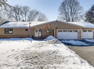 4722 Fairhills Rd W, Minnetonka, MN 55345