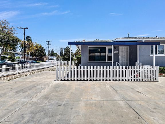 4th image of 221 Avocado St #A