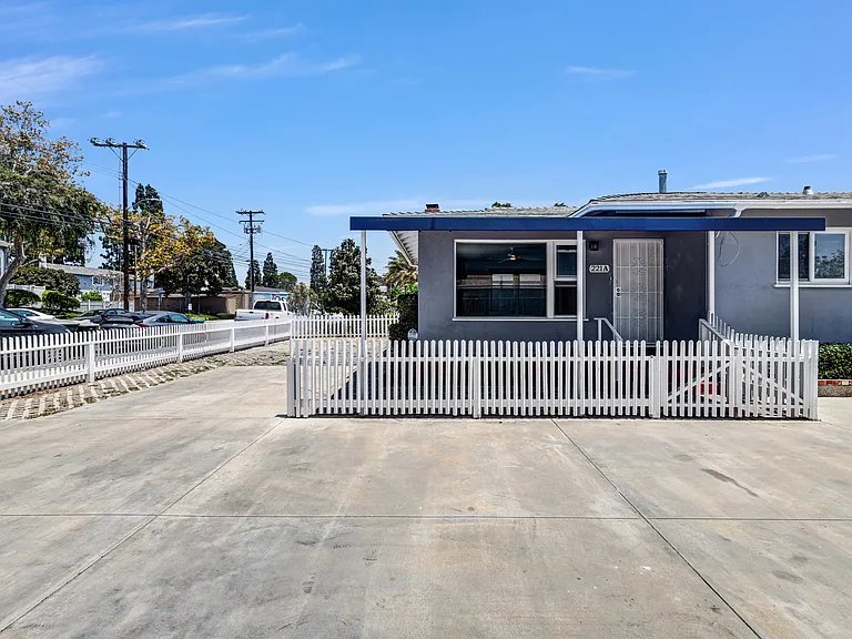 221 Avocado St #A — Photo 4