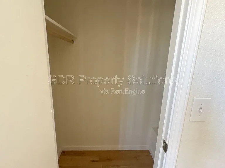 704 Fruit Ave NW — Photo 8