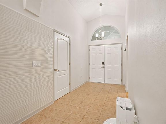5th image of 2613 Runyon Cir