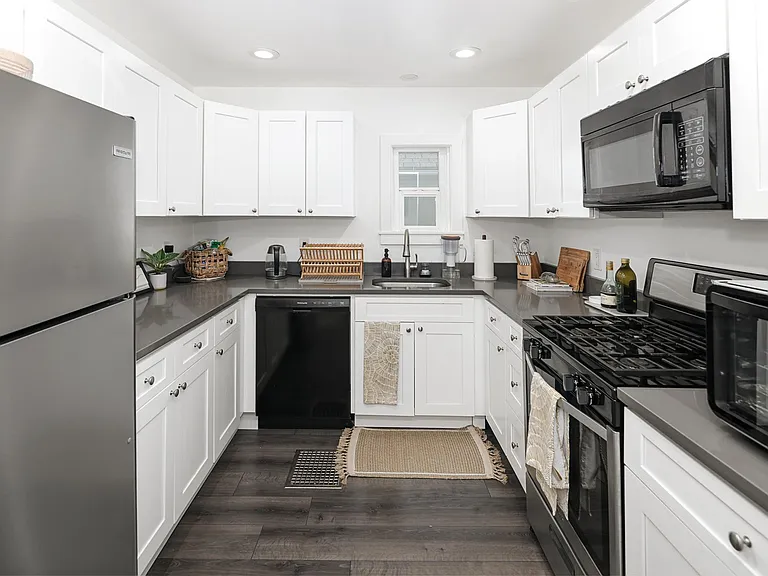 670 S Pearl St #3 — Photo 16