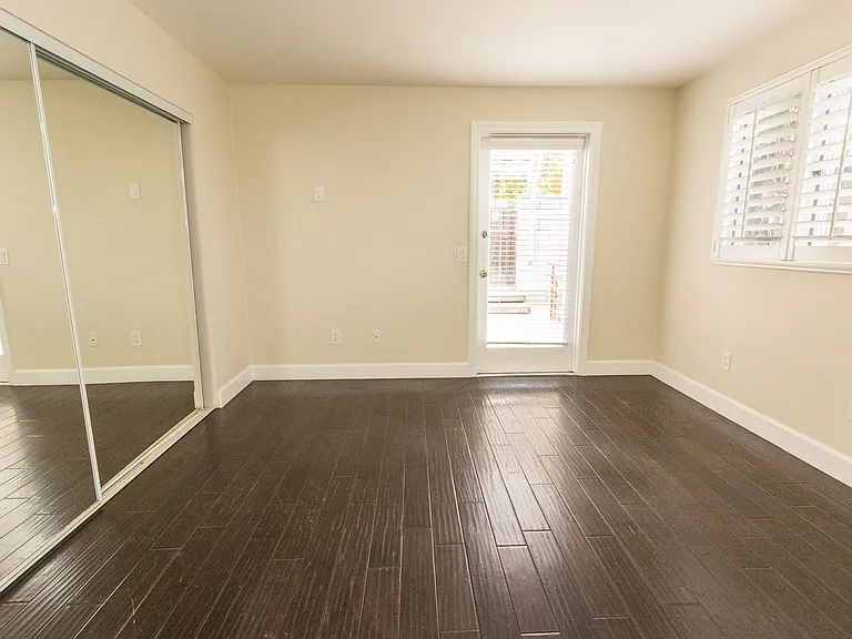 2511 Manchester Ave — Photo 41
