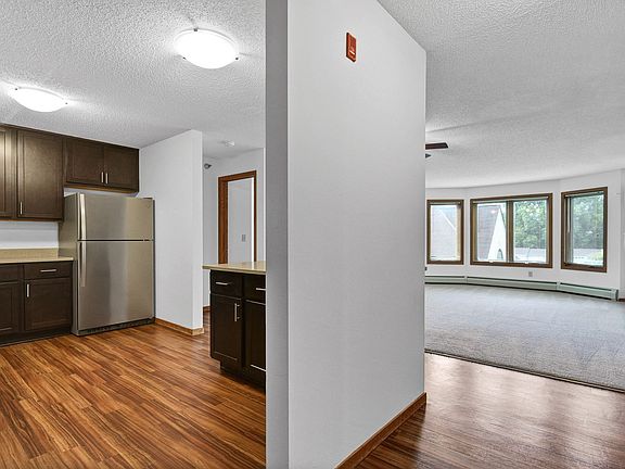 3rd image of 5200 Lincoln Dr #326